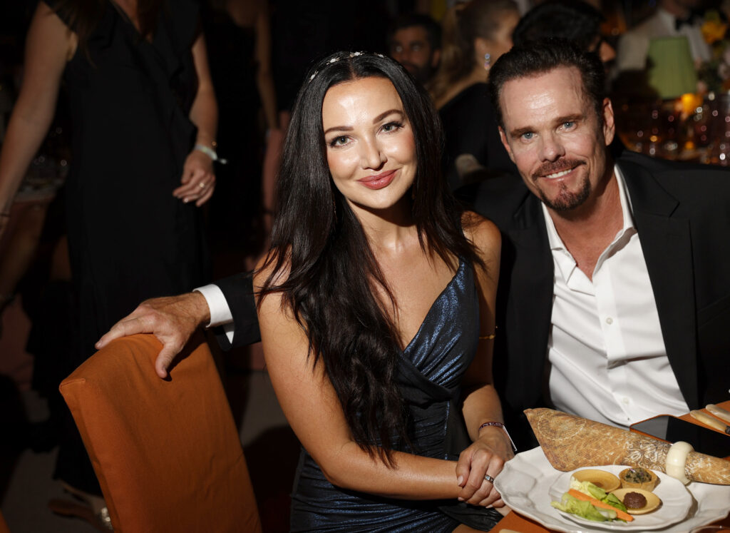 CAP D'ANTIBES, FRANCE - MAY 26: (L-R) Amy May and Kevin Dillon attend the amfAR Cannes Gala 2022 at Hotel du Cap-Eden-Roc on May 26, 2022 in Cap d'Antibes, France. (Photo by Kevin Tachman/amfAR/Getty Images for amfAR)