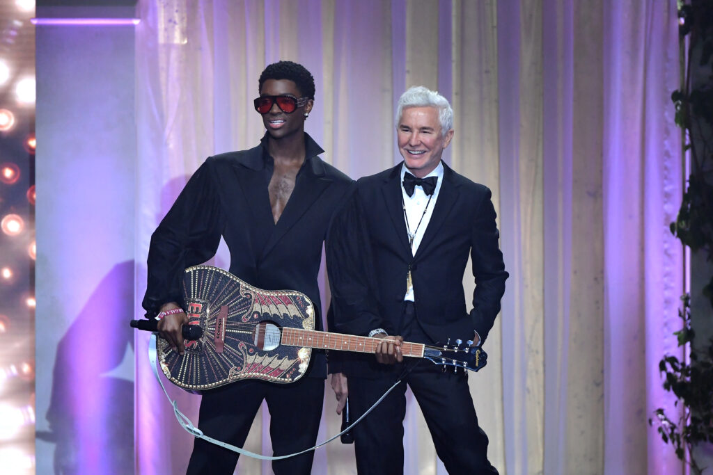 CAP D'ANTIBES, FRANCE - MAY 26: Alton Mason and Baz Luhrmann on stage during the amfAR Cannes Gala 2022 at Hotel du Cap-Eden-Roc on May 26, 2022 in Cap d'Antibes, France. (Photo by Dominique Charriau/Getty Images for amfAR)